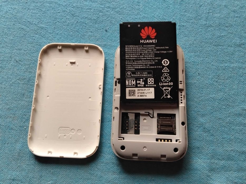 продавам оригинален мини 4G LTE SIM CARD RUTER за мобилен интернет на Иетел