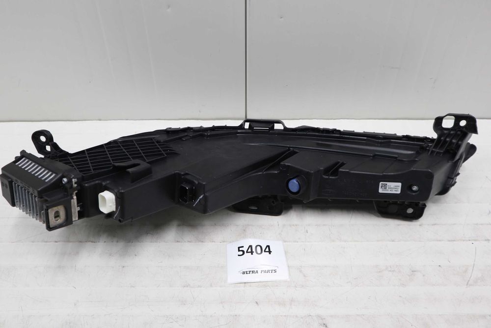 Десен горен кристален фар Сваровски БМВ 7 серия Г70 BMW G70