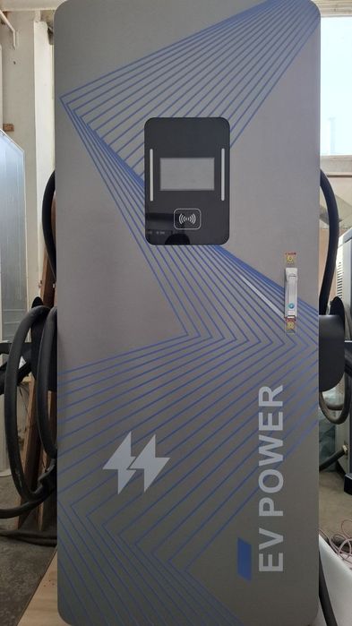 Зарядная станция для электромобилей мощномощностью 160 кВт1