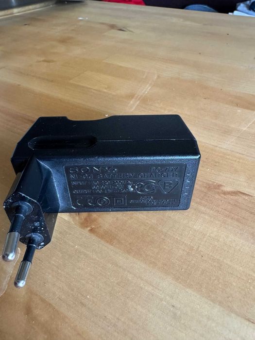 Sony зарядно  за  Ni-Cd батерии BC-7DY