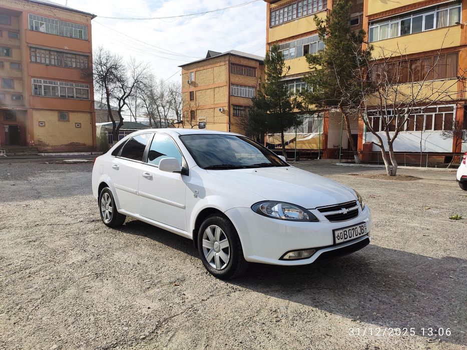 Avtomobil sotiladi halol va yangidek