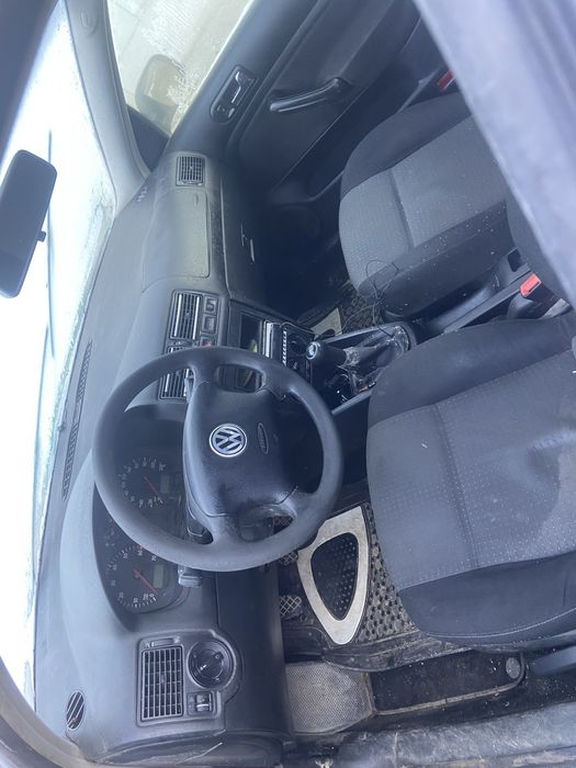 Vând golf 4 1.4 benzina