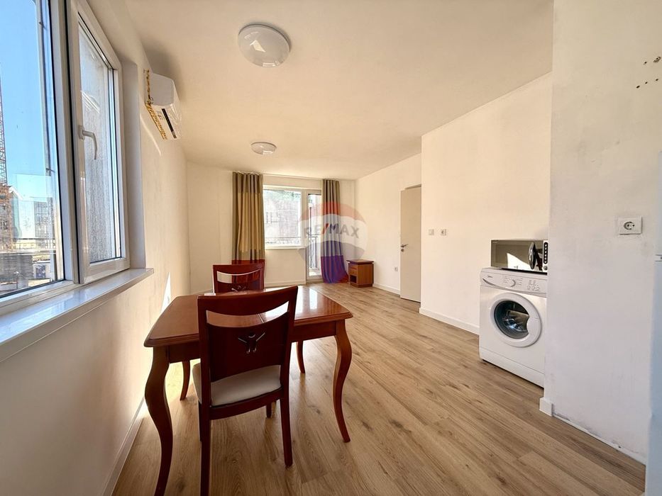 Южен двустаен апартамент с морска гледка за продажба, кв. Бриз, гр. В