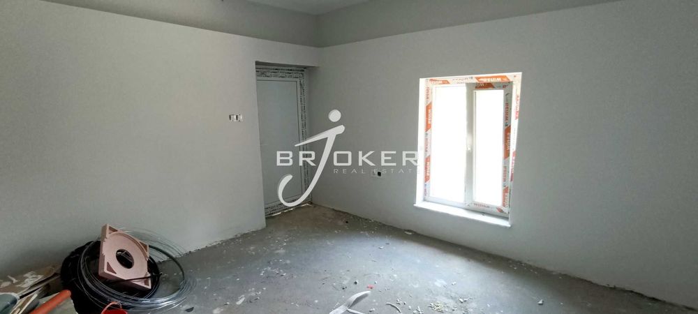 Продава се Къща в с. Миладиново, Област Кърджали - 140 кв.м за 343 €/кв.м - Снимка #11