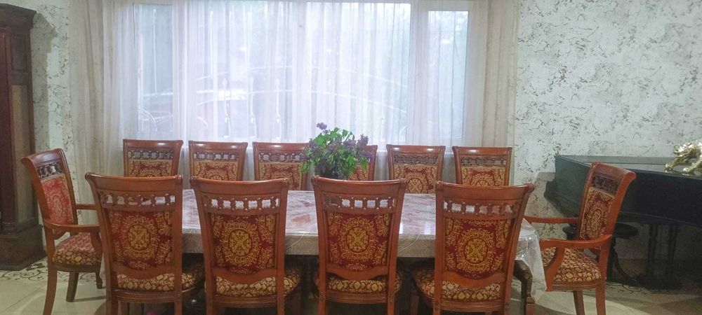 Продам дом, с большой территорией