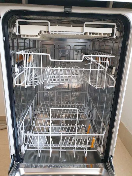 Miele Съдомиялна - 9 Комплекта - Свободностояща - 45см - Тясна