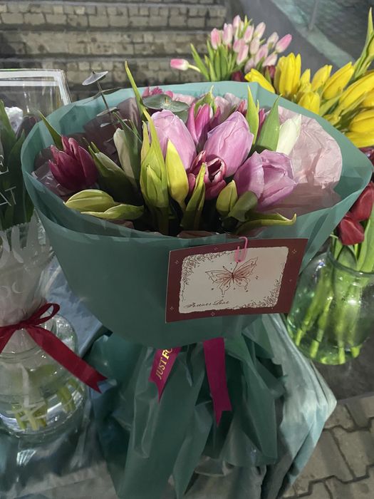 Продам букет цветов свежий