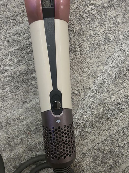 Преса и сешоар за коса тип Dyson