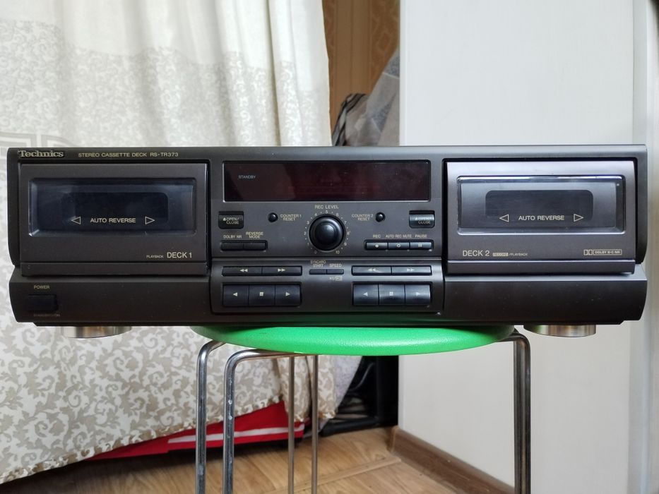 Продам двухкассетную деку