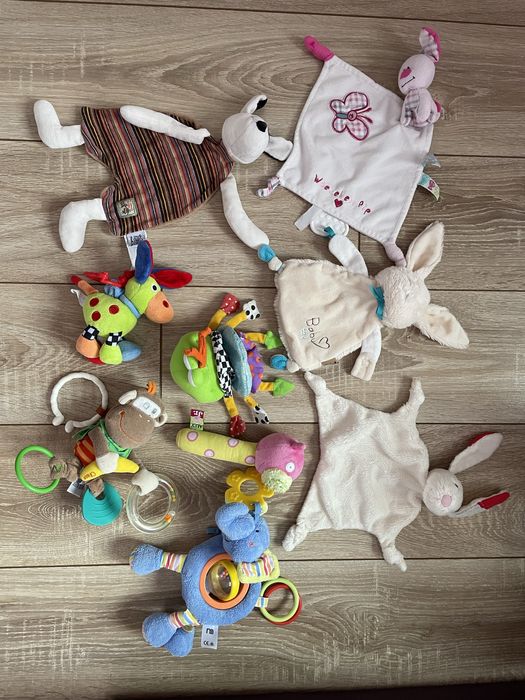 Плюшени бебешки играчки