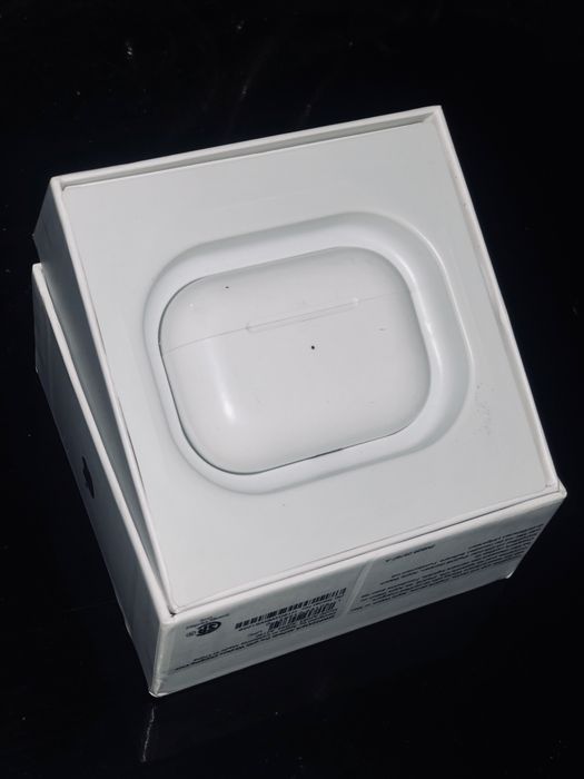 Căști Wireless AirPods Pro cu ANC (Anulare Zgomot) – Pachet Complet, Stare Ca Nouă
