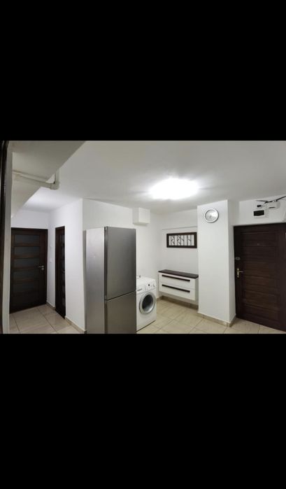 Inchiriez apartment 3 camere zona centrala