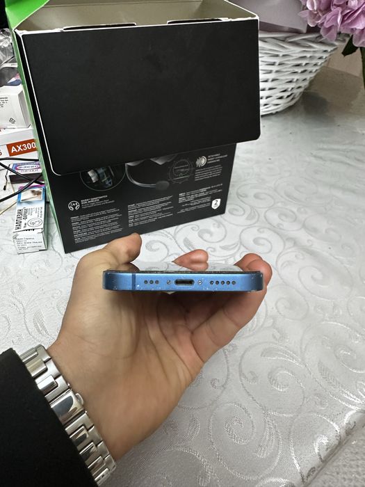 Продам iPhone 13, 128 GB,