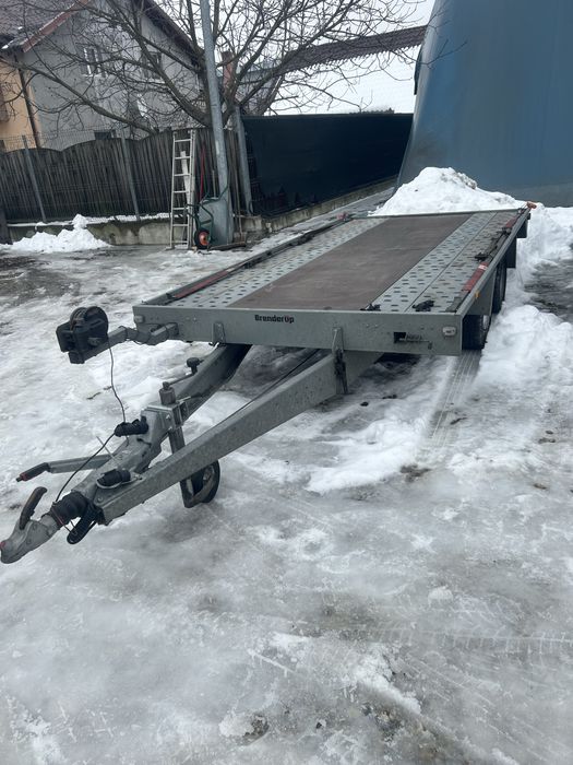 Inchirieri remorci si platforme auto .Inchiriez remorci .Tractari auto