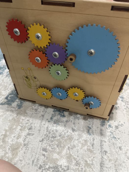 Бизикуб для развития малышам