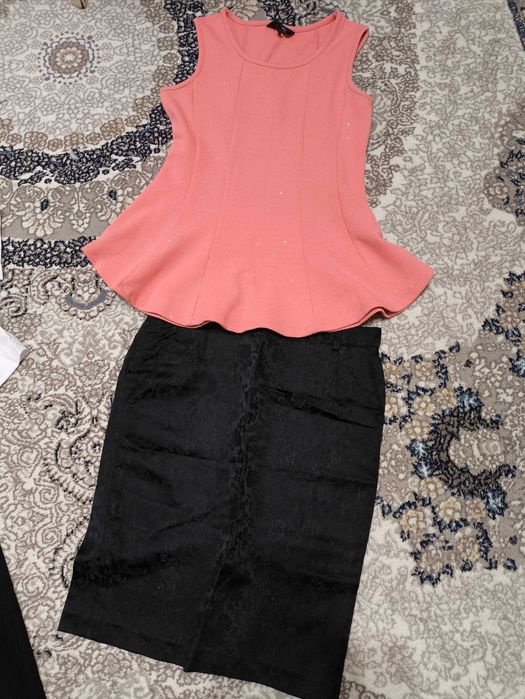 Продам комплектом женские вещи