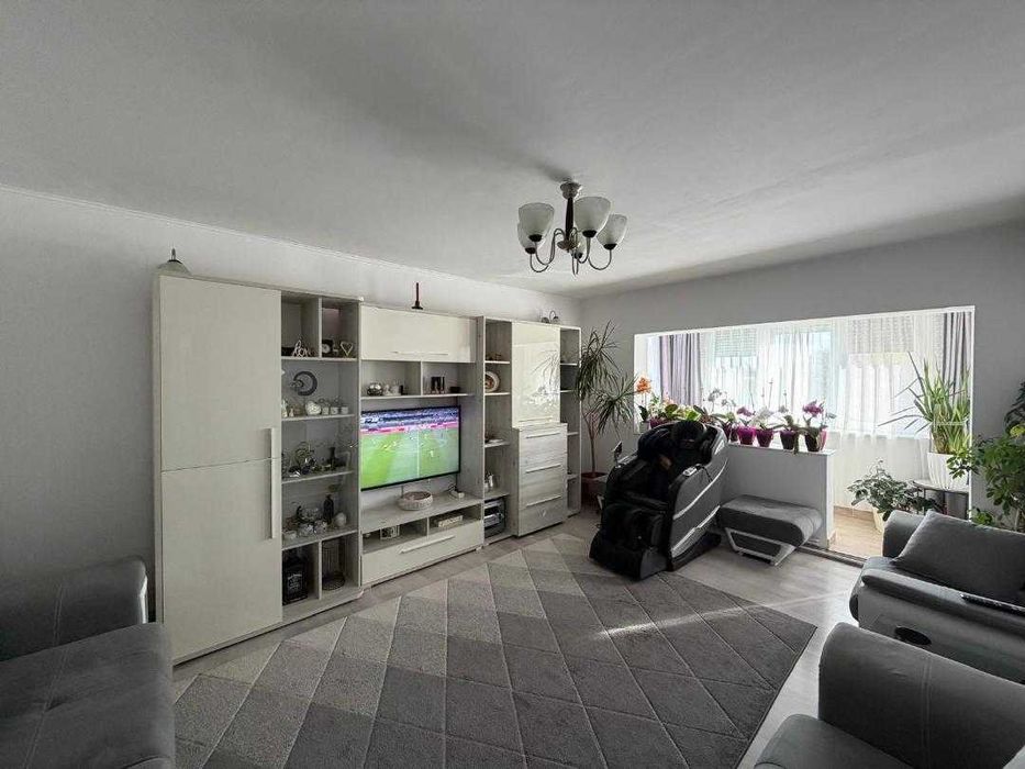 Vand/Schimb Ap 4 Cam Decomandat St 2  Str.Stolnicul Vasile cu Casa sau Ap 2-3 Cam St 2