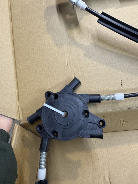 Продам стеклоподьемник Ford focus1 передний левый