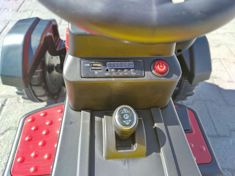 TEXAS акумулаторен трактор с ремарке RANCHER червен