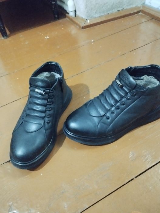 Erkaklar qishki poyabzali