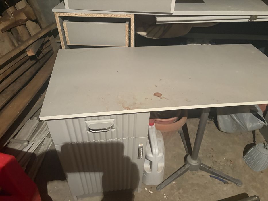 Столик для салона красоты