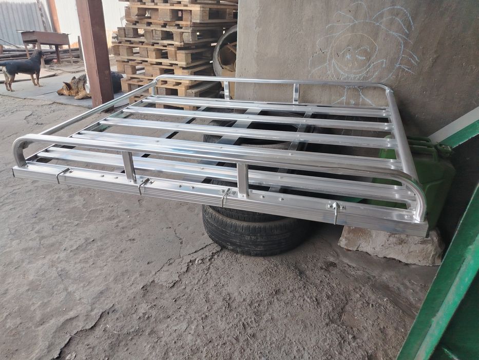 Багажник на авто