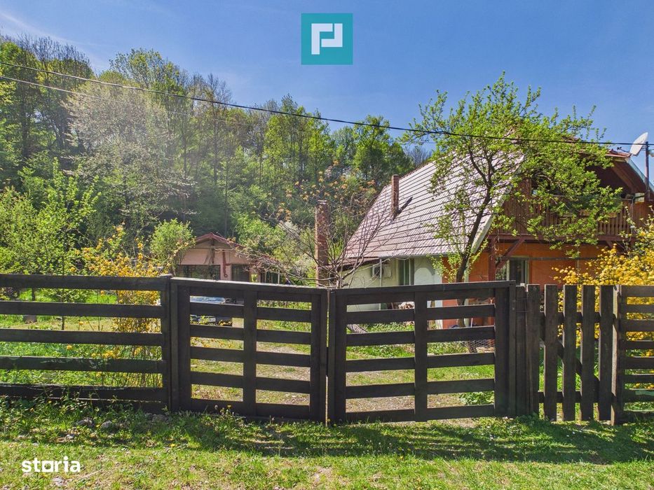 Casă Câmpani, 8000 mp teren, la poalele Apusenilor
