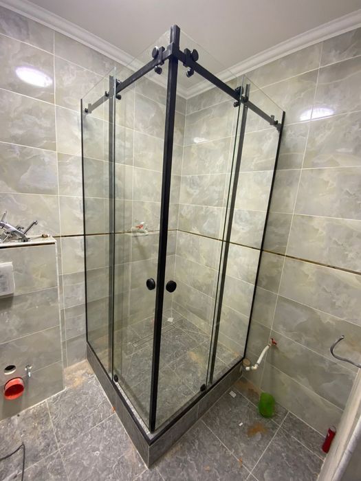 Стеклянные душевые кабины/ванная шторка