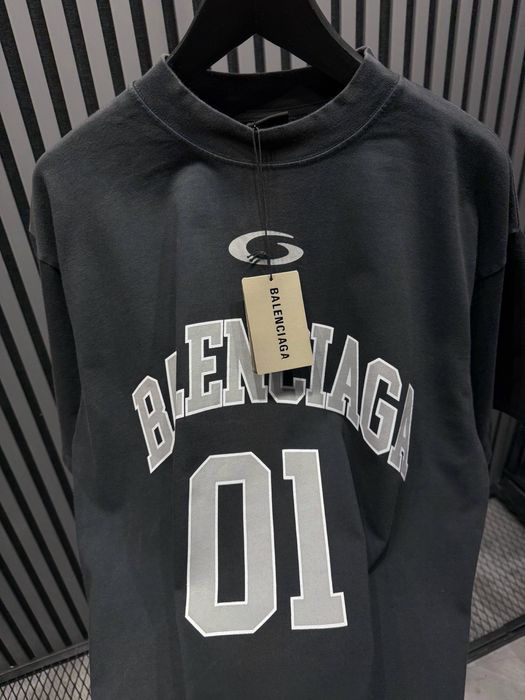 Продавам топ модели Тениски на Balenciaga , Amiri , Etro, Loro Piana