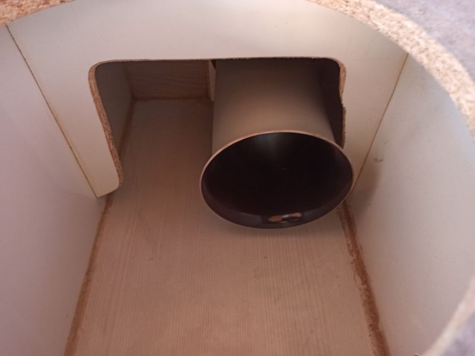 Продам короб под сабвуфер