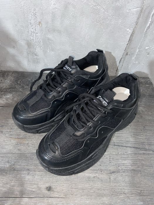 Кроссовки черные