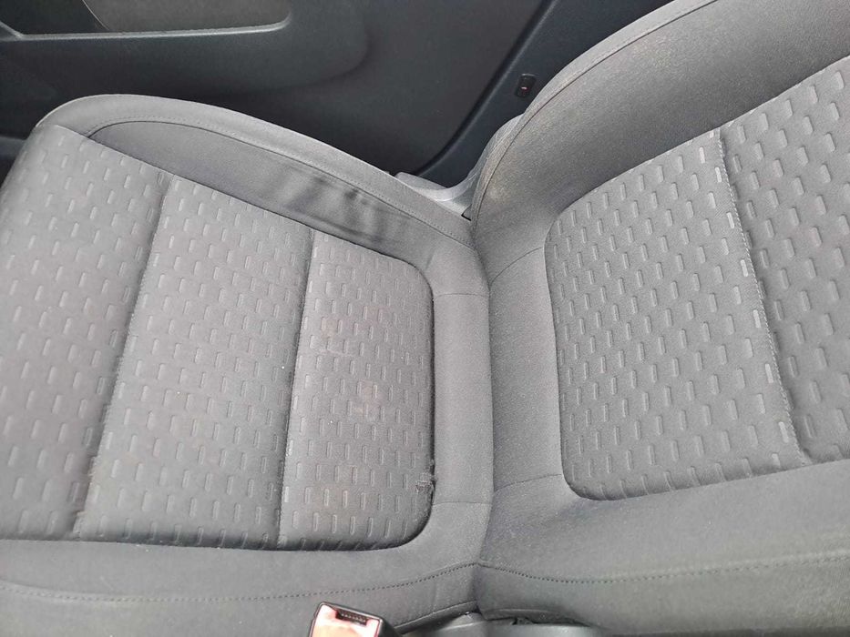 Dezmembrez Volkswagen Tiguan 2.0 TDi an 2008 cod motor CBA