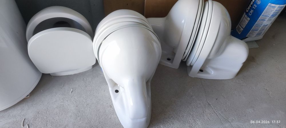 Продавам 6 броя тоалетни чинии Ideal Standart