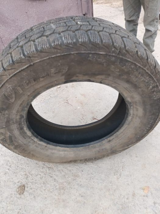 Автошина қыстық дөңгелек. Зимный