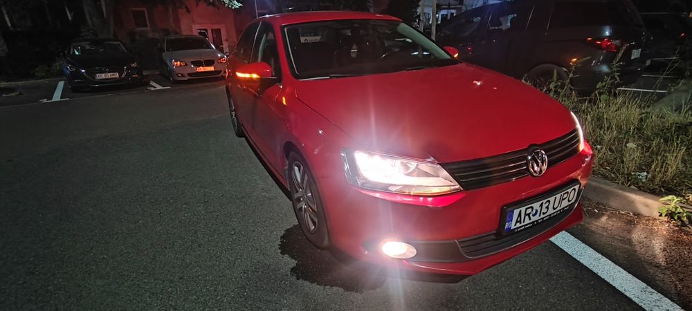 VOLKSWAGEN Jetta 2012 — imagine 4