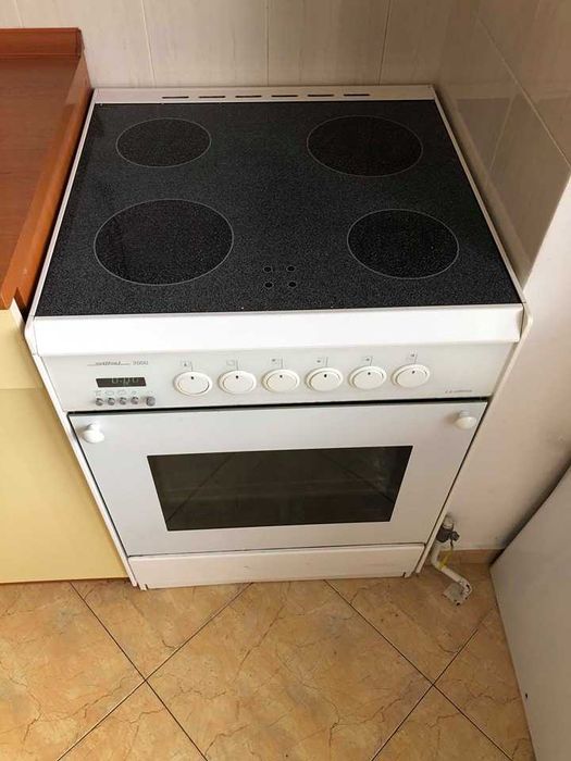 Готварска печка Siltal 2000 електрическа котлон фурна готвене