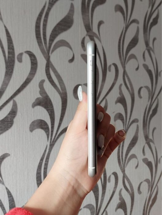 Продам iPhone  Xr