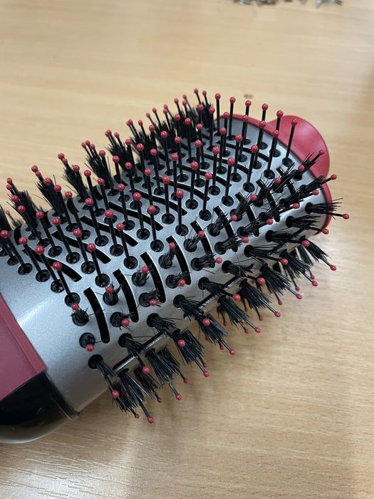 Perie electrică Revlon Salon One-Step – uscător & volumizer