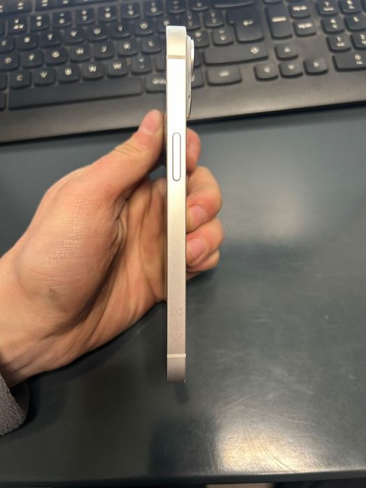 Vand iphone 14 ,256 gb