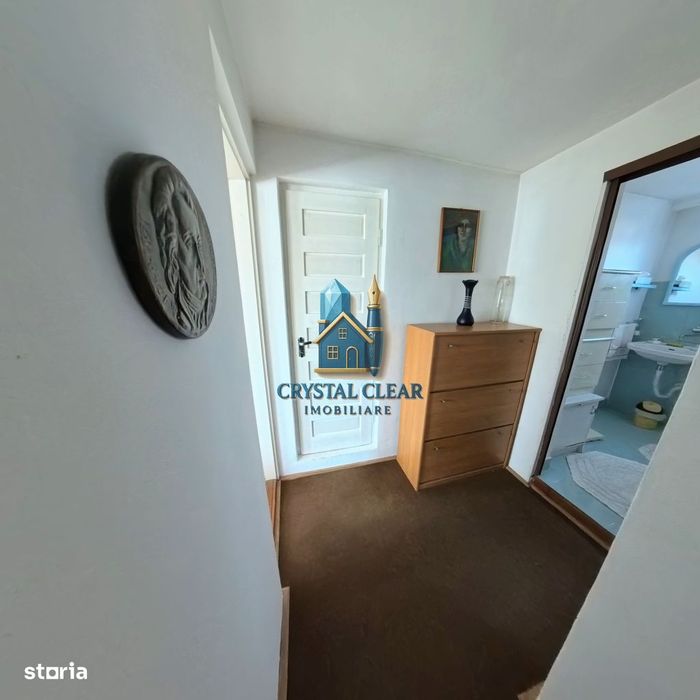 Două case în curte comună, 6 camere + 385 teren - zona semicentrală