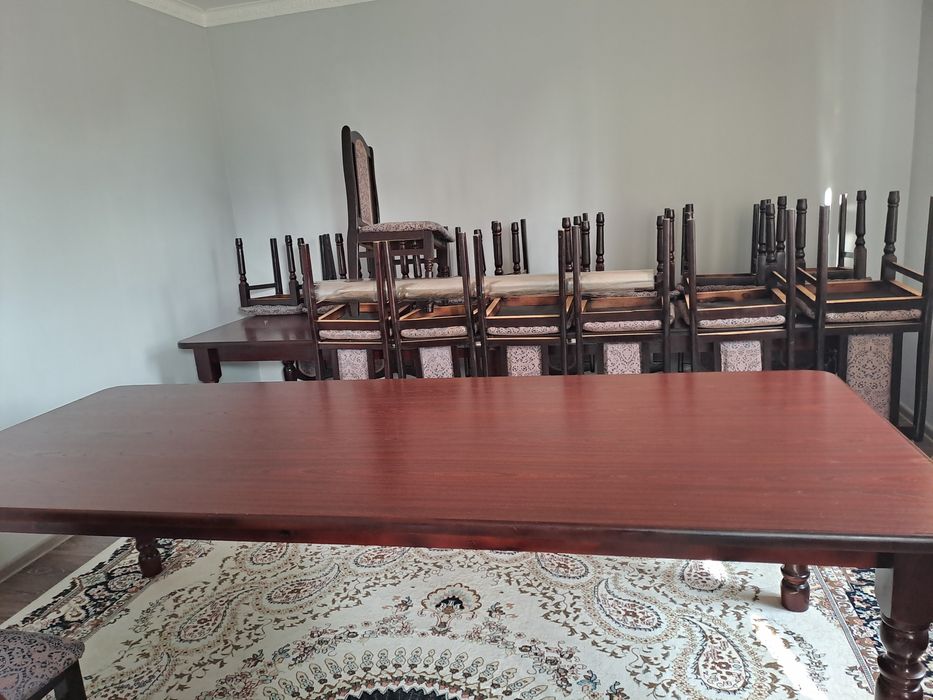 Продам стол и стулья