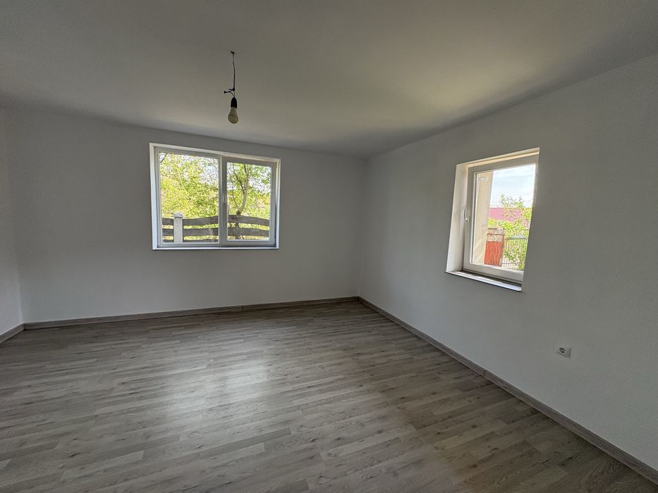 Vând casa renovată la Santimreu !