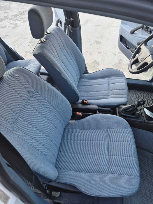 VOLKSWAGEN Passat 1990 — imagine 5