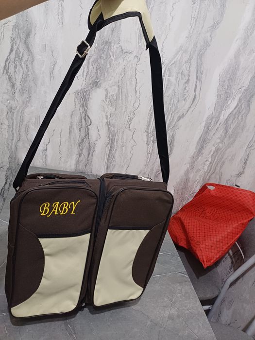 Продаётся фирменный сумка переноска