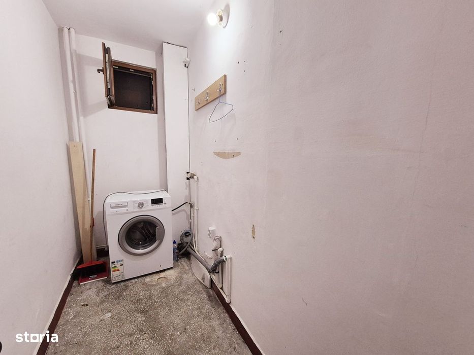 Apartament cu 3 camere, decomandat, etaj 3