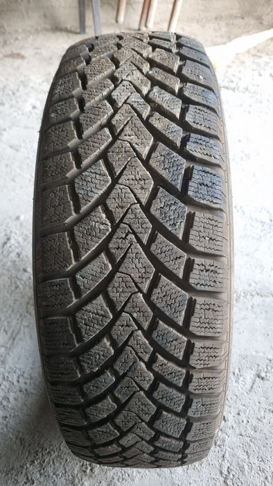 215/65/16 шина б/у