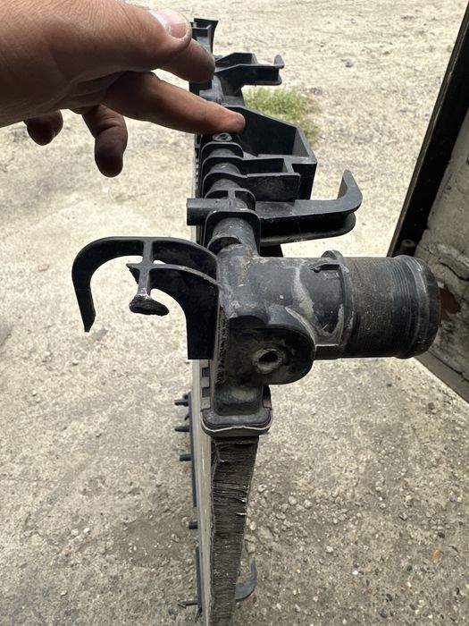 Радиатор веста БУ