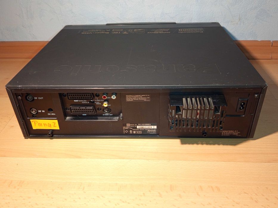 Висок клас видео VHS плейър Panasonic NV-HS1000G