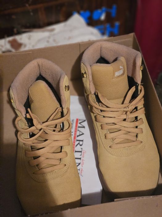 Лот от маратонки маркови