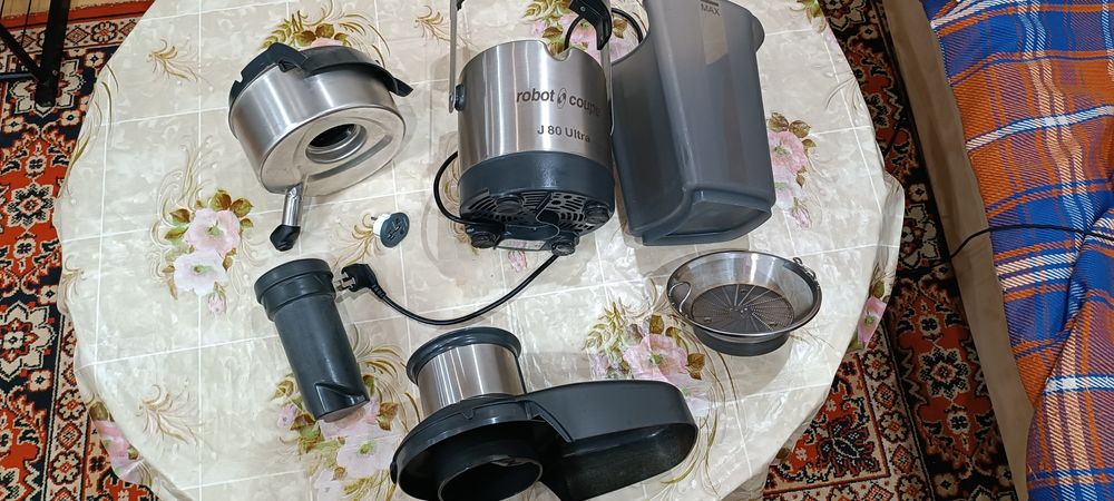 Продам профессиональную соковыжималку